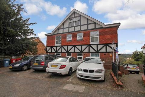 Studio to rent, Priory Road, High Wycombe HP13
