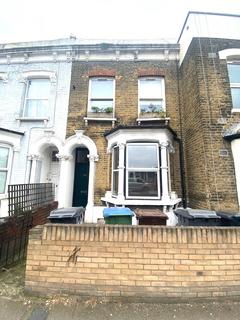 2 bedroom flat to rent, High Road Leytonstone, London E11