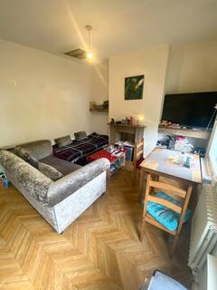2 bedroom flat to rent, High Road Leytonstone, London E11