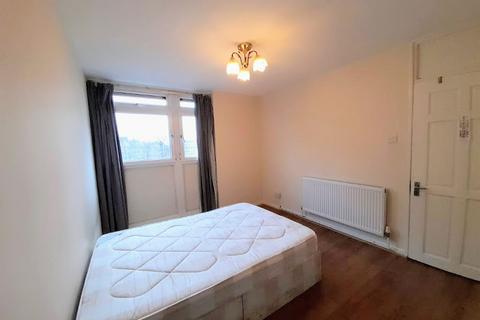 3 bedroom apartment to rent, Styles Gardens, Minet Road, Camberwell, London, SW9