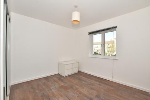 2 bedroom flat to rent, Glandford Way, Chadwell Heath, RM6