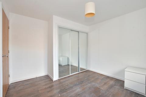 2 bedroom flat to rent, Glandford Way, Chadwell Heath, RM6