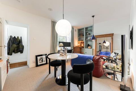 2 bedroom flat for sale, St Georges Drive, Pimlico, London, SW1V