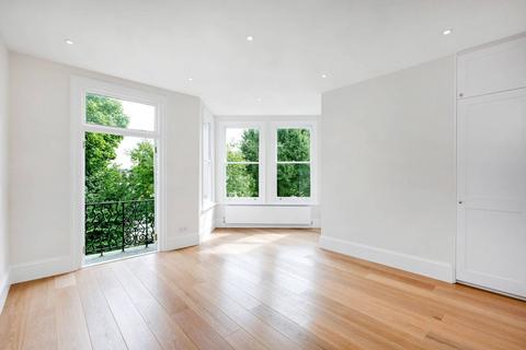 3 bedroom flat to rent, Riverview Gardens, Castelnau, London, SW13