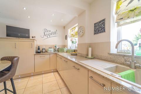 4 bedroom detached house for sale, Hove Avenue, Newport, NP19