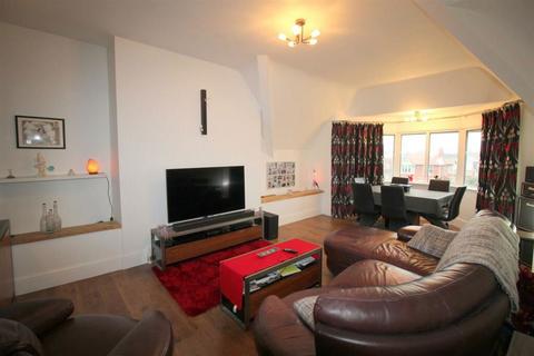 3 bedroom flat for sale, Clifton Drive South, St Annes, Lytham St. Annes, Lancashire, FY8 1HU