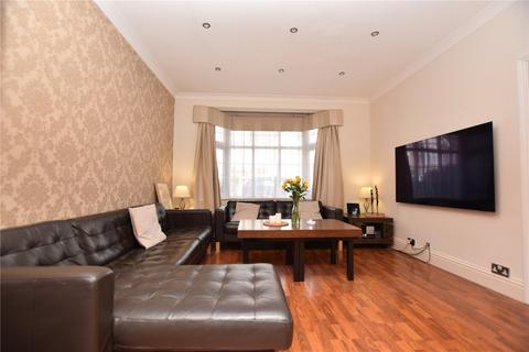 4 bedroom terraced house for sale, Birchdale Gardens, Chadwell Heath, Romford, RM6