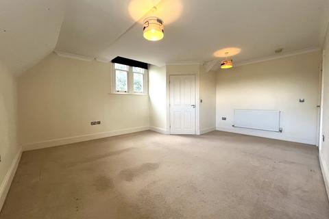 2 bedroom apartment to rent, South Street, Cottingham HU16