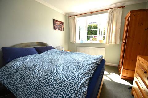 3 bedroom end of terrace house for sale, Heather Close, Farnham, Surrey, GU9