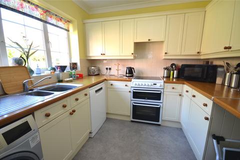 5 Heather Close, Farnham, GU9 8SD