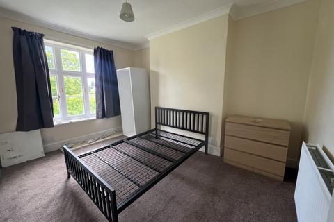 1 bedroom in a house share to rent, Courtenay Park, Newton Abbot TQ12