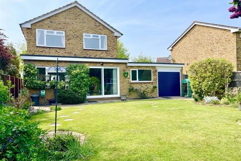 4 bedroom detached house for sale, Navestock Gardens, Thorpe Bay, Essex, SS1