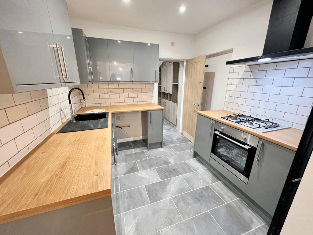 Cricklade Road, Swindon SN2 1 bed ground floor flat to rent £795 pcm