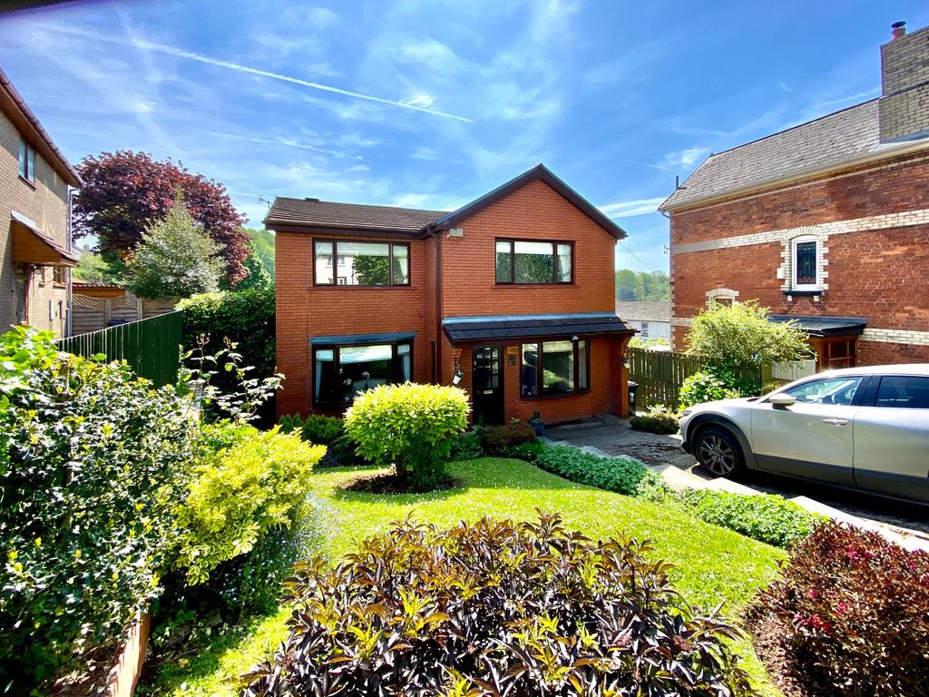 Victoria Avenue, Newport NP19 3 bed detached house for sale £399,950