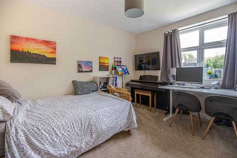 23 Hobbes Close, Malmesbury, SN16 0DA