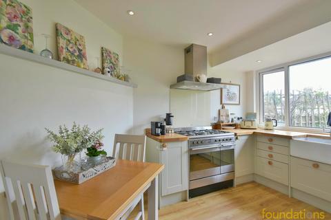 10 Crowmere Avenue, Bexhill-on-sea, TN40 2BA