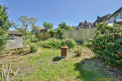 10 Crowmere Avenue, Bexhill-on-sea, TN40 2BA