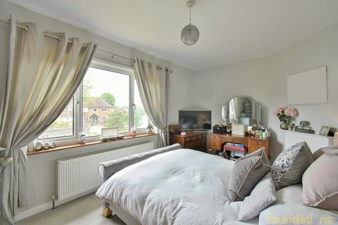 10 Crowmere Avenue, Bexhill-on-sea, TN40 2BA
