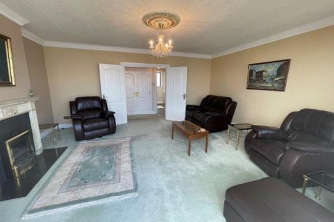 2 bedroom apartment to rent, King Edward Bay Apartments, Sea Cliff Road, Onchan, IM3 2JE