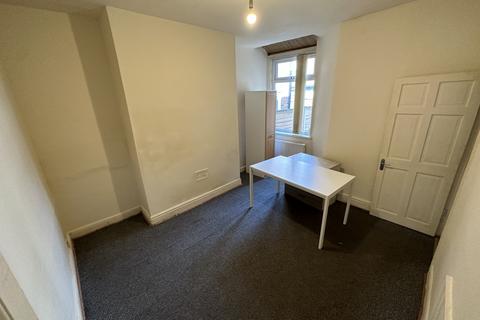 3 bedroom terraced house to rent, Braemar Road, Manchester, M14