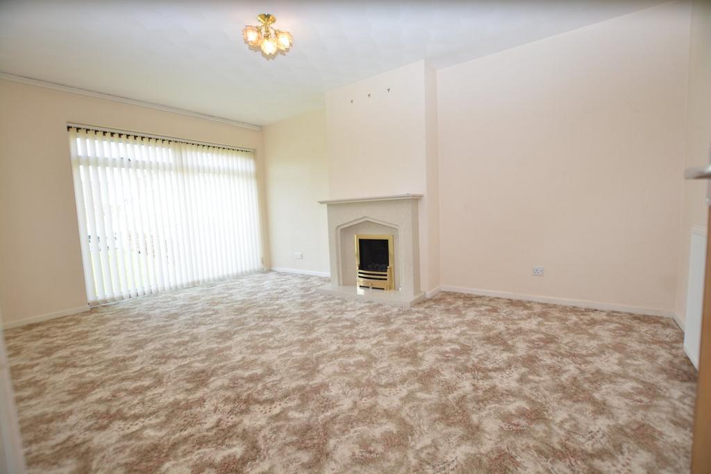 Holmlea Drive, Kilmarnock, KA1 3 bed semidetached villa £149,995