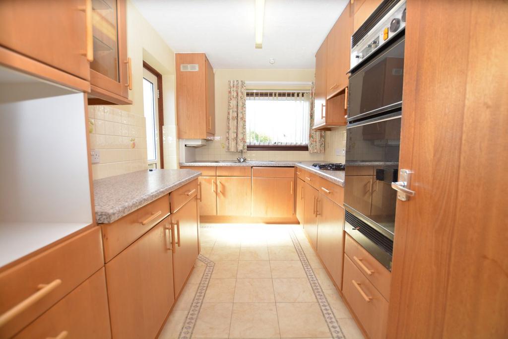 Holmlea Drive, Kilmarnock, KA1 3 bed semidetached villa £149,995
