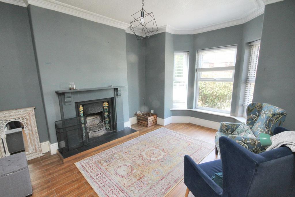 Crow Lane East, NewtonLeWillows, WA12 2 bed semidetached house for