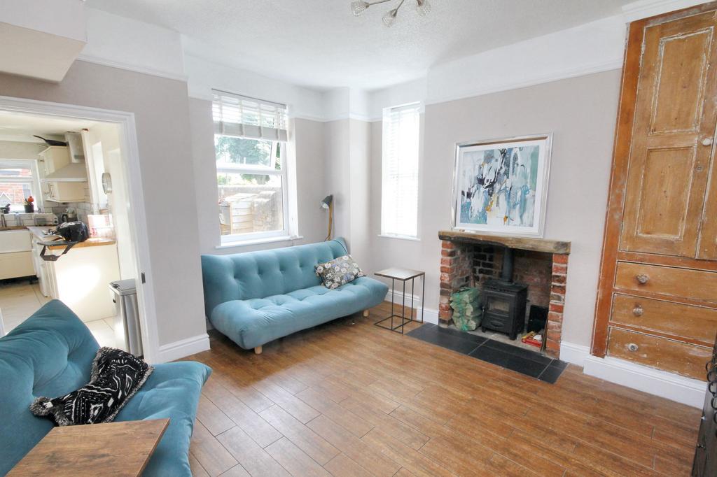 Crow Lane East, NewtonLeWillows, WA12 2 bed semidetached house for