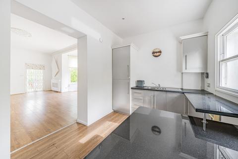 2 bedroom apartment for sale, Portsmouth Road, Esher, Surrey, KT10