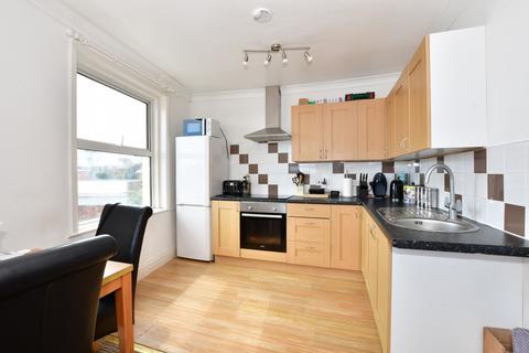 2 bedroom flat to rent, Fitzroy Street Sandown PO36