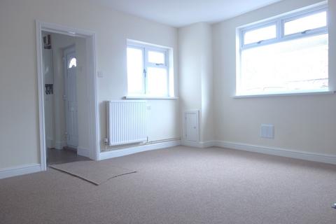 3 bedroom end of terrace house to rent, Padholme Road, Peterborough, Cambridgeshire. PE1 5EH