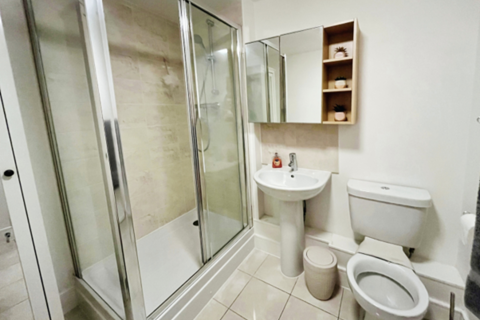 3 bedroom penthouse to rent, Kingsquarter, Maidenhead SL6
