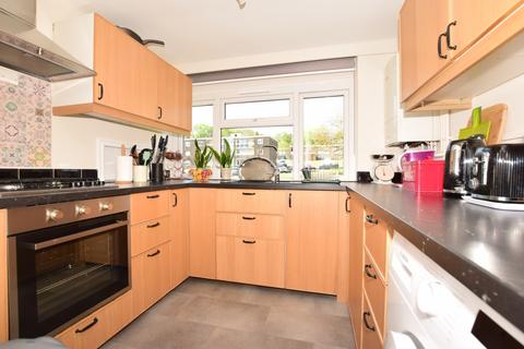 2 bedroom flat to rent, Frencham Close Canterbury CT2