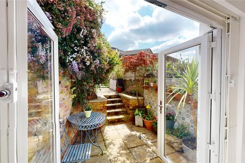 4 bedroom end of terrace house for sale, Downham Road, London, N1