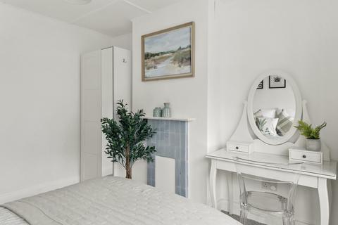 undefined, Cleveley Crescent, London W5