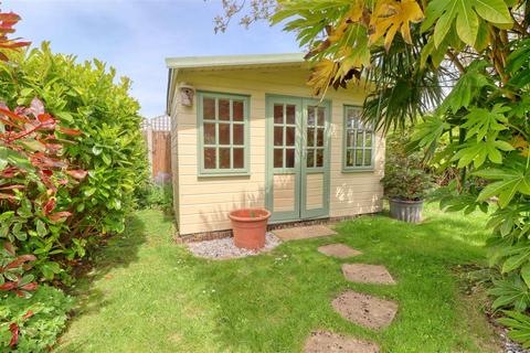 2 bedroom bungalow for sale, Holland on Sea CO15