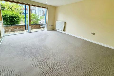 2 bedroom flat to rent, Leicester Street, Swindon, SN1 2LR