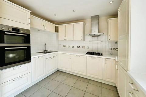 2 bedroom flat to rent, Leicester Street, Swindon, SN1 2LR