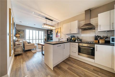 1 bedroom apartment for sale, Renaissance Square Apartments, Palladian Gardens, London