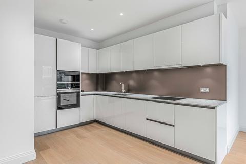 1 bedroom apartment to rent, Pinewood Gardens, Teddington, TW11