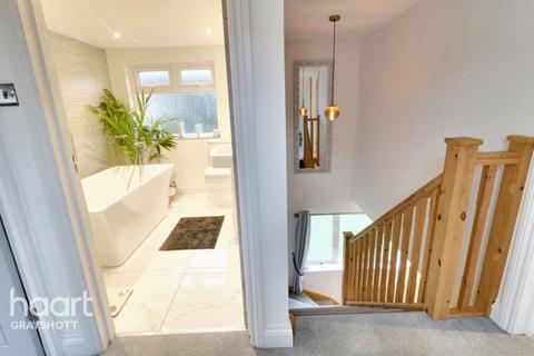 4 bedroom semi-detached house for sale, Critchmere Vale, Haslemere