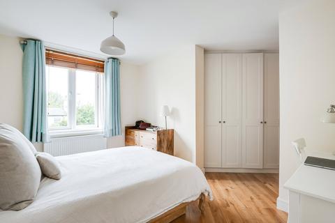 6 Ridings Close, London, N6 5XE