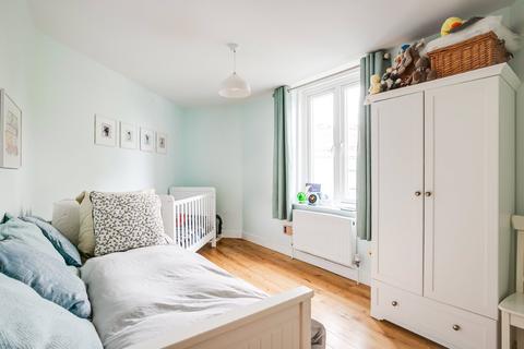 6 Ridings Close, London, N6 5XE