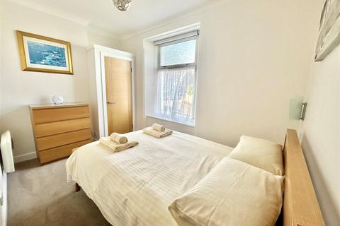 2 bedroom flat to rent, Devon Road, Salcombe