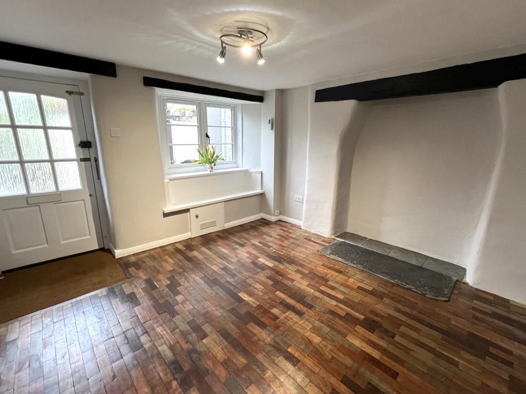 Plymouth Road, Buckfastleigh, Devon... 1 bed cottage to rent £800 pcm (£185 pw)