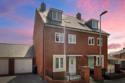 4 bedroom townhouse for sale, Sunflower Road, Emersons Green, Bristol, Gloucestershire