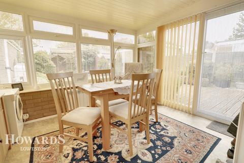 8 Catchpole Close, Kessingland, Lowestoft, NR33 7TL