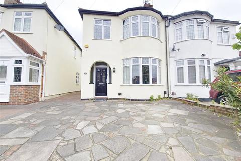 3 bedroom semi-detached house to rent, Westland Avenue, Hornchurch, RM11