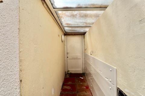 1 bedroom flat to rent, Alexandra Road, Six Bells, NP13
