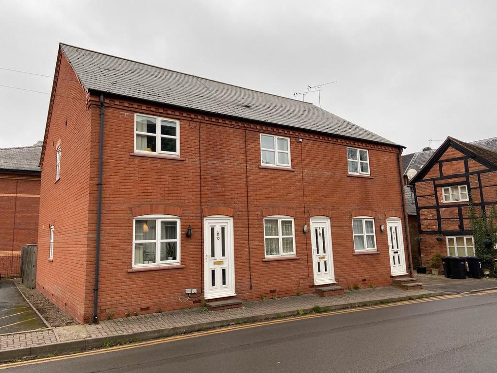 Tenbury Road, Bromyard, HR7 2 bed end of terrace house to rent £700